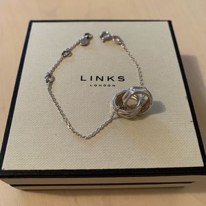 100% authentic Links of London 20/20 interlocking bracelet